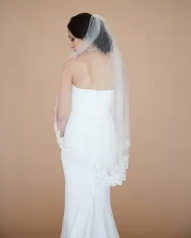Scalloped Lace Fingertip Veil